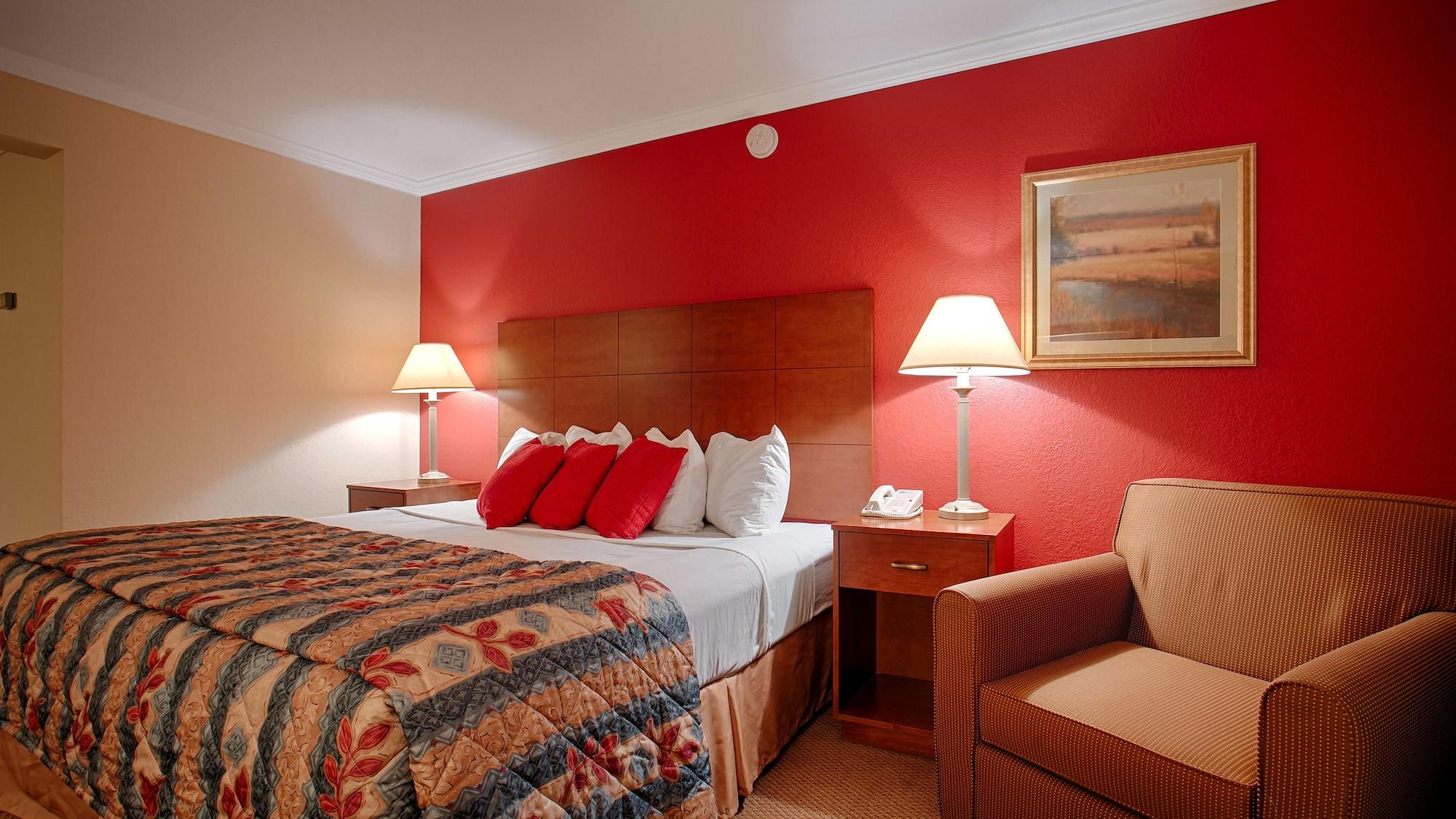 Magnuson Grand Pioneer Inn And Suites Escanaba Extérieur photo