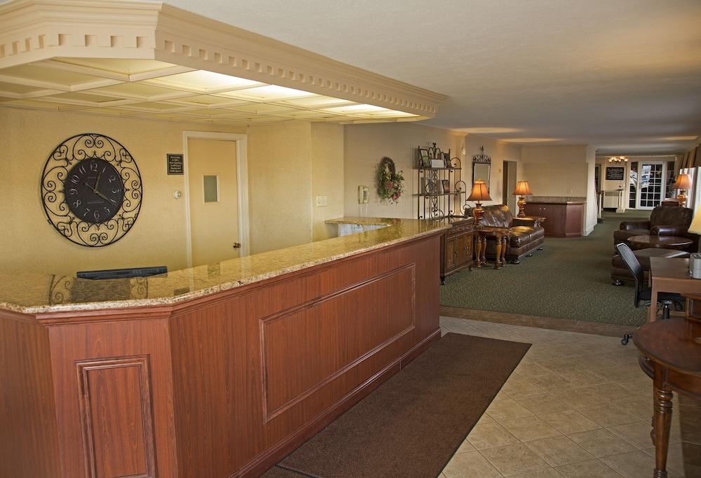 Magnuson Grand Pioneer Inn And Suites Escanaba Extérieur photo