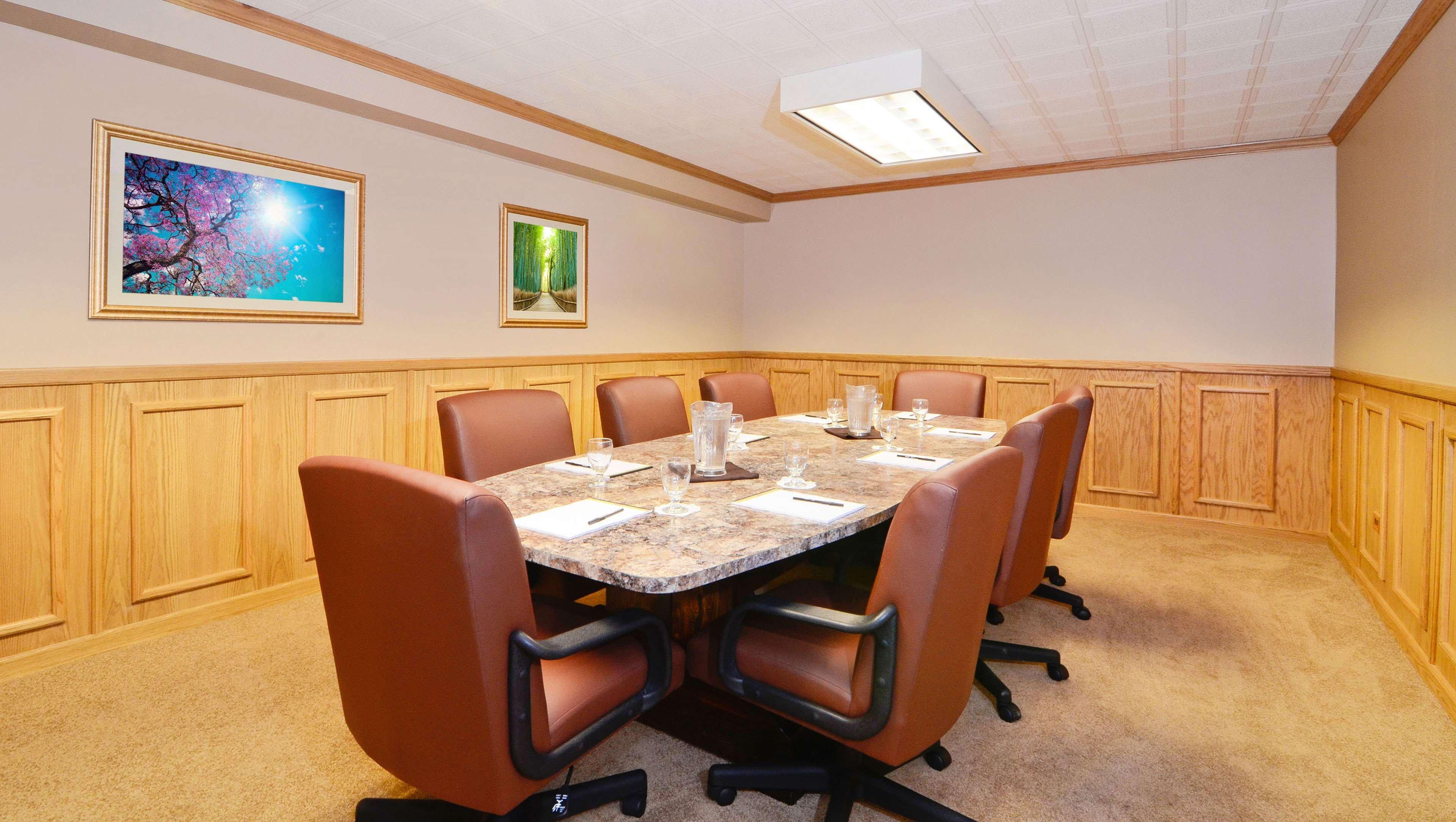 Magnuson Grand Pioneer Inn And Suites Escanaba Extérieur photo
