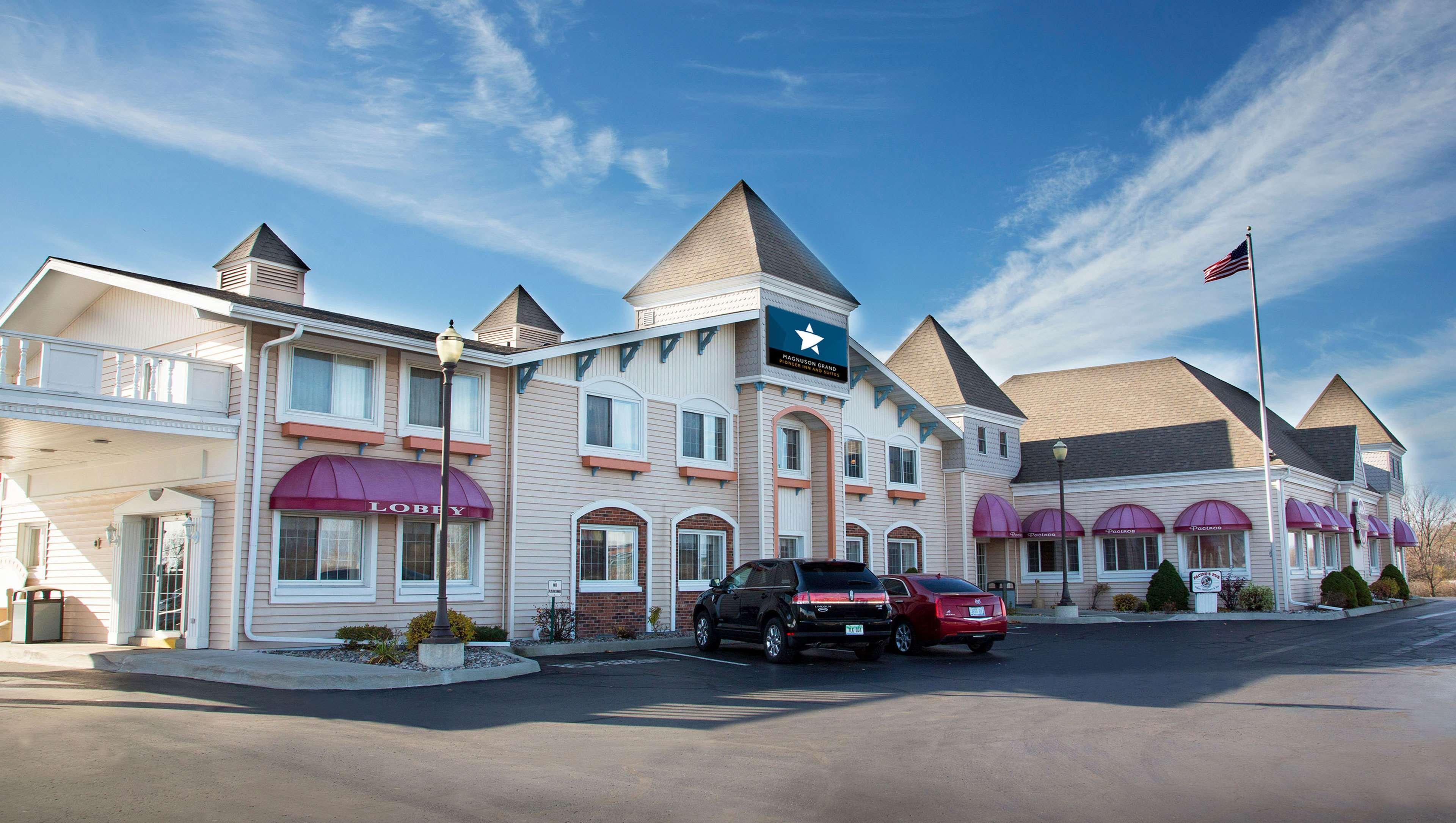 Magnuson Grand Pioneer Inn And Suites Escanaba Extérieur photo