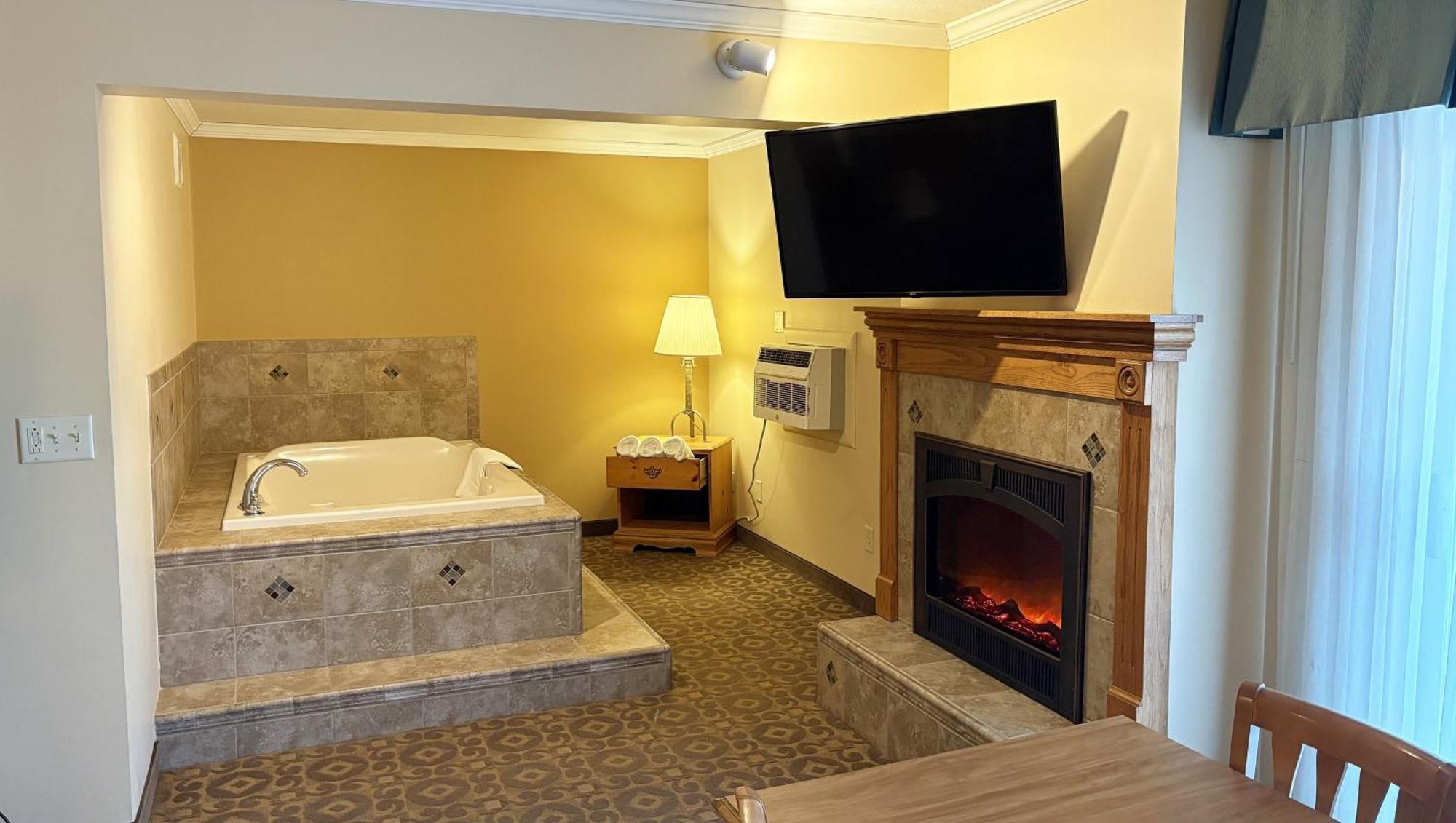 Magnuson Grand Pioneer Inn And Suites Escanaba Extérieur photo