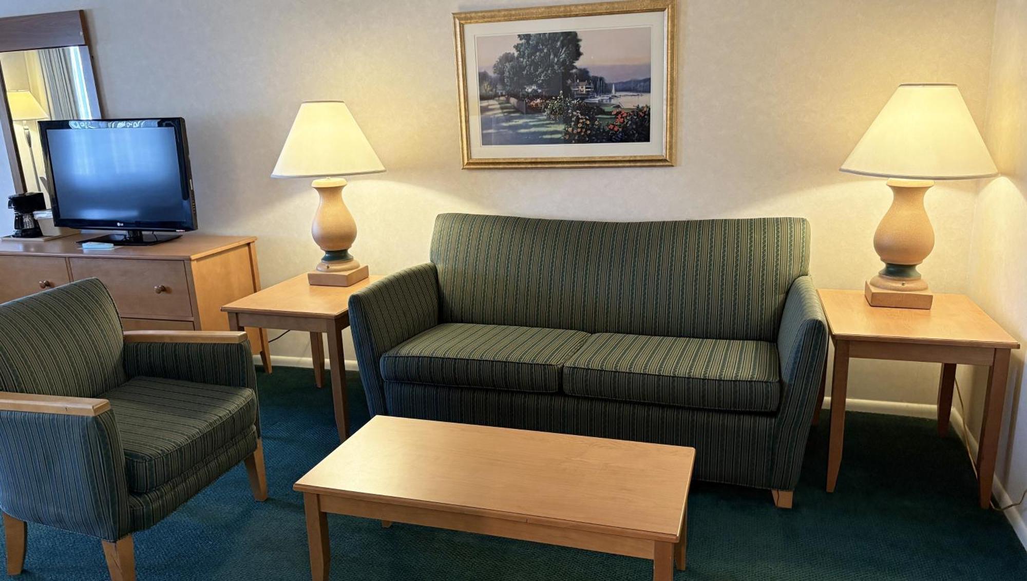 Magnuson Grand Pioneer Inn And Suites Escanaba Extérieur photo